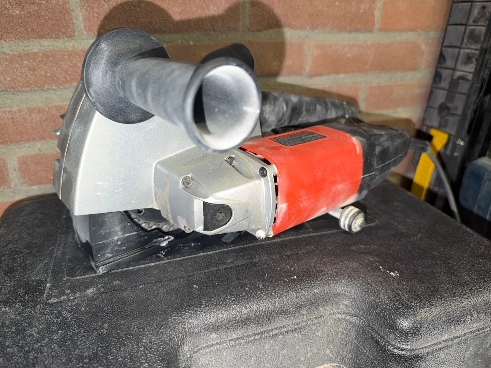 Te koop: Perfectmate SCW125 Sleuvenfrees / Muurfrees 1500W, Ophalen, Zo goed als nieuw, Elektrisch, Sleuvenfrees