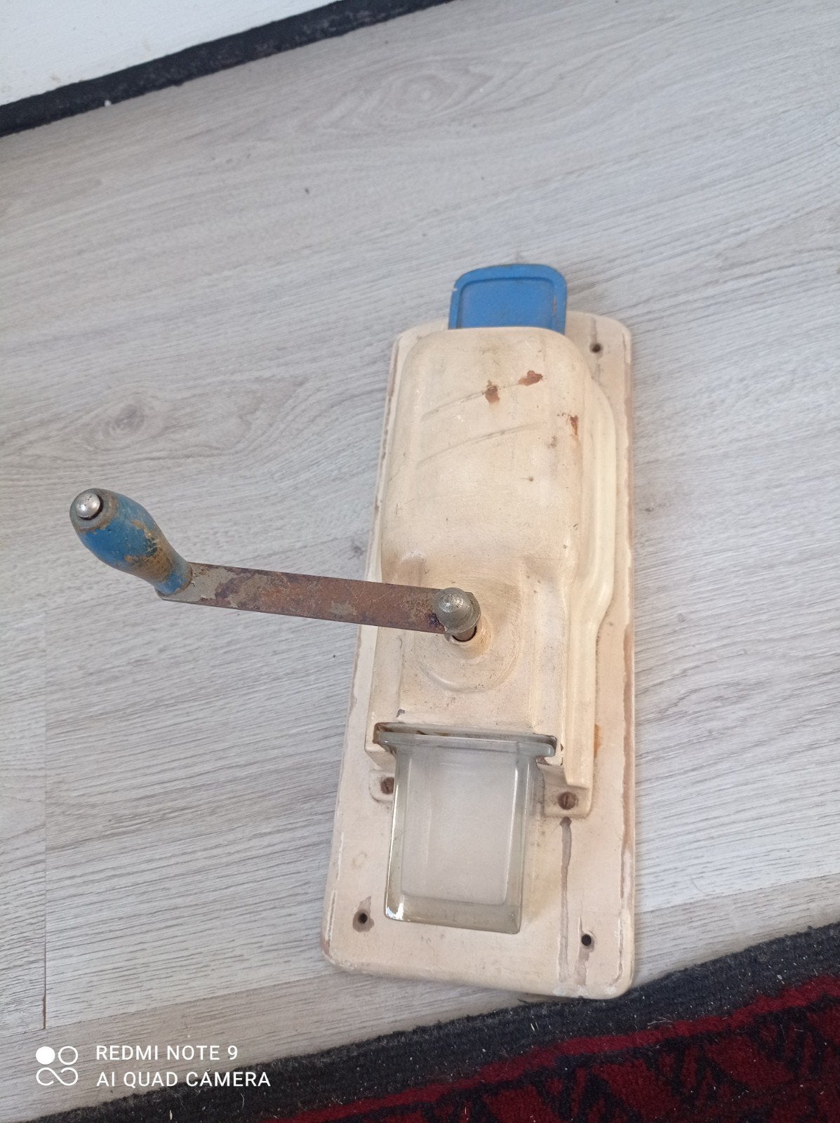 Vintage wand koffiemolen vanaf 1900 -1960 op muur plank
Rond, Ophalen of Verzenden