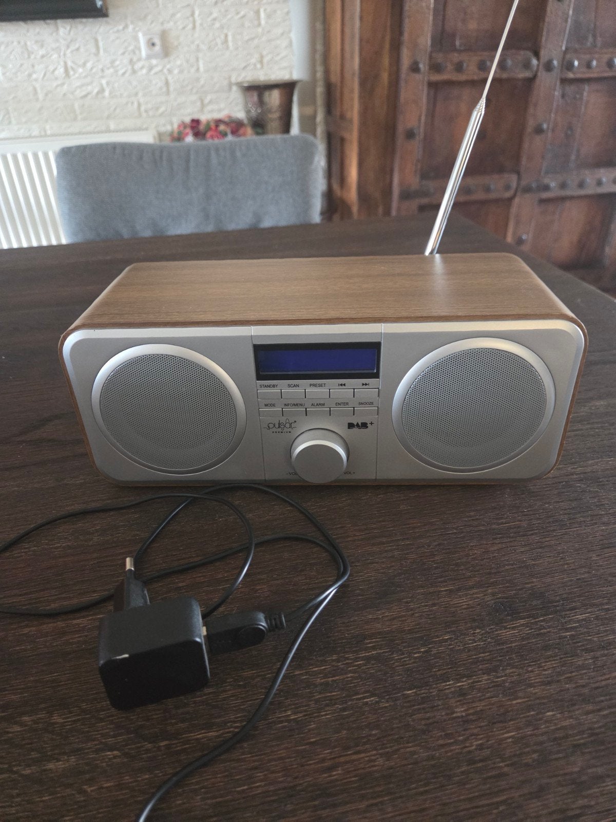 Stereo DAB Radio met houtlook en adapter, Audio, Tv en Foto, Radio's, Ophalen of Verzenden, Zo goed als nieuw, Radio