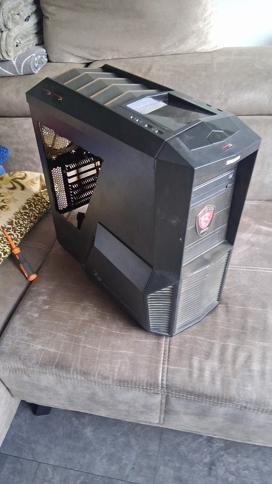 msi computer kast, Computers en Software, Ophalen of Verzenden