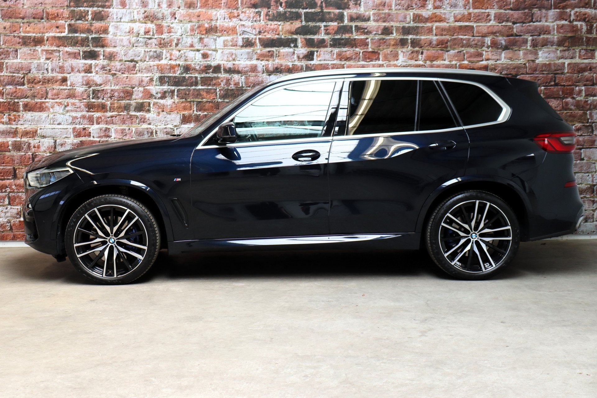 BMW X5 xDrive40i High Executive M Sport Pakket Automaat / Li, Auto's, Dealer onderhouden, Gebruikt, Vierwielaandrijving, 129 €/maand