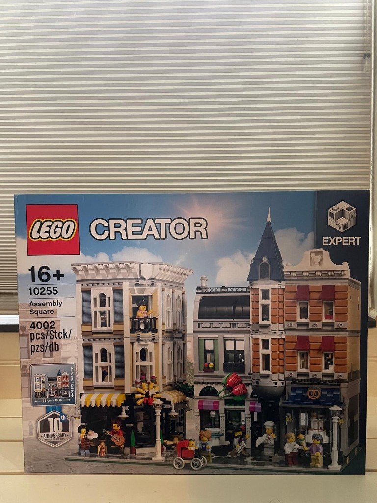 LEGO 10255 Assembly Square, Kinderen en Baby's, Lego, Nieuw, Ophalen of Verzenden, Creator