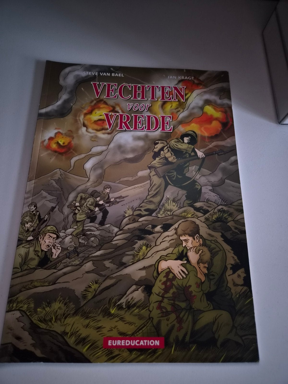 Vechten voor Vrede - Stripboek over de Koninklijke Landmacht, Boeken, Ophalen of Verzenden