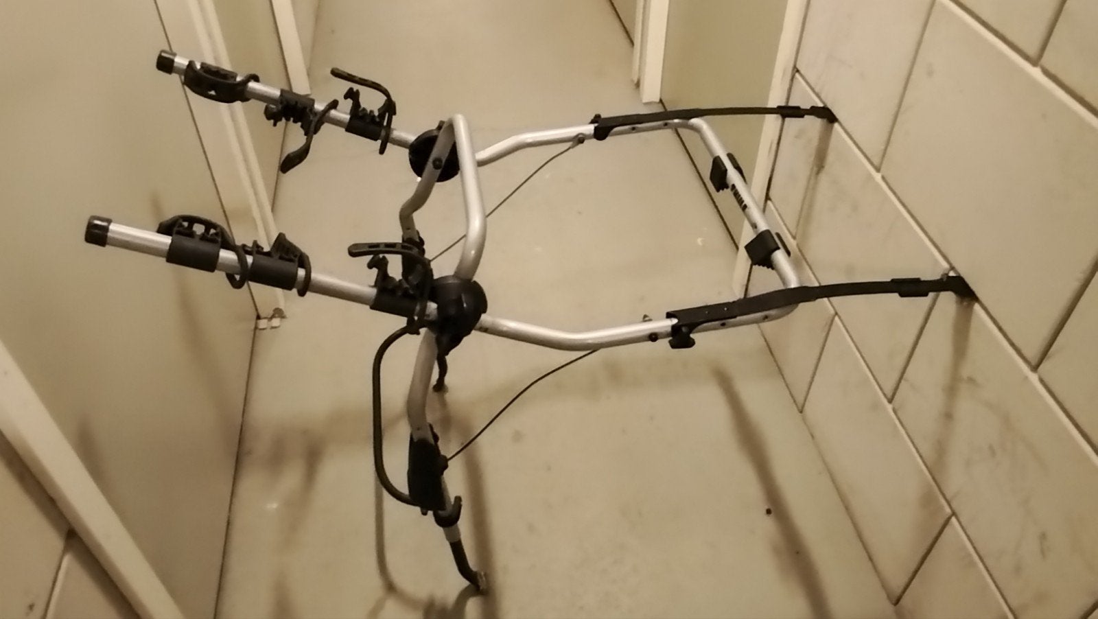 Thule ClipOn 9103/9104 fietsendrager voor achterklep, Ophalen