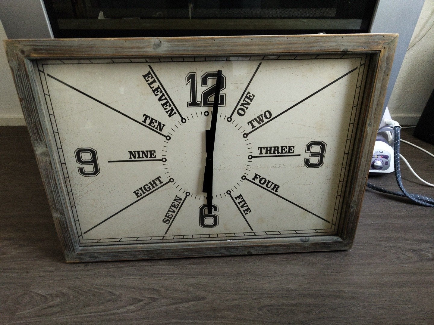 Unieke wandklok met vintage uitstraling, Ophalen of Verzenden