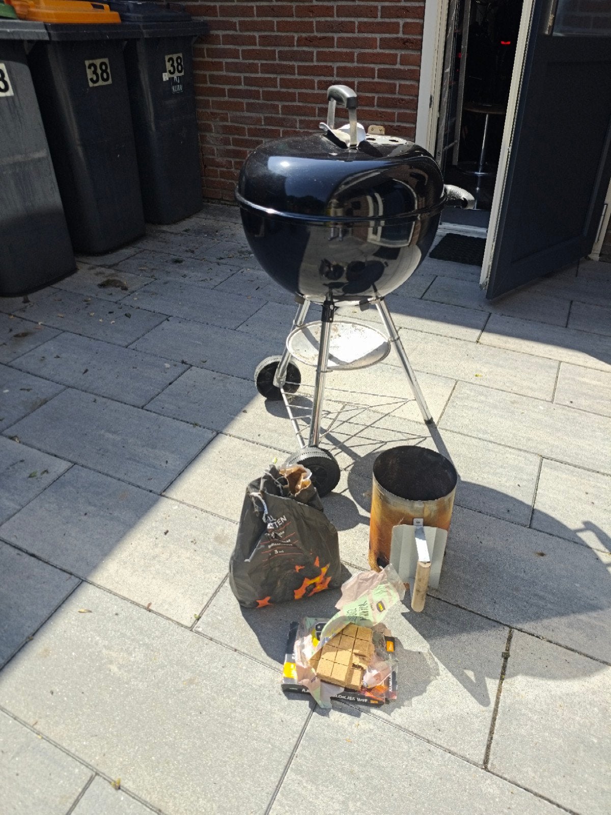 Weber BBQ 46cm met starter, kolen en aanmaakblokjes, Ophalen of Verzenden, Gebruikt, Weber