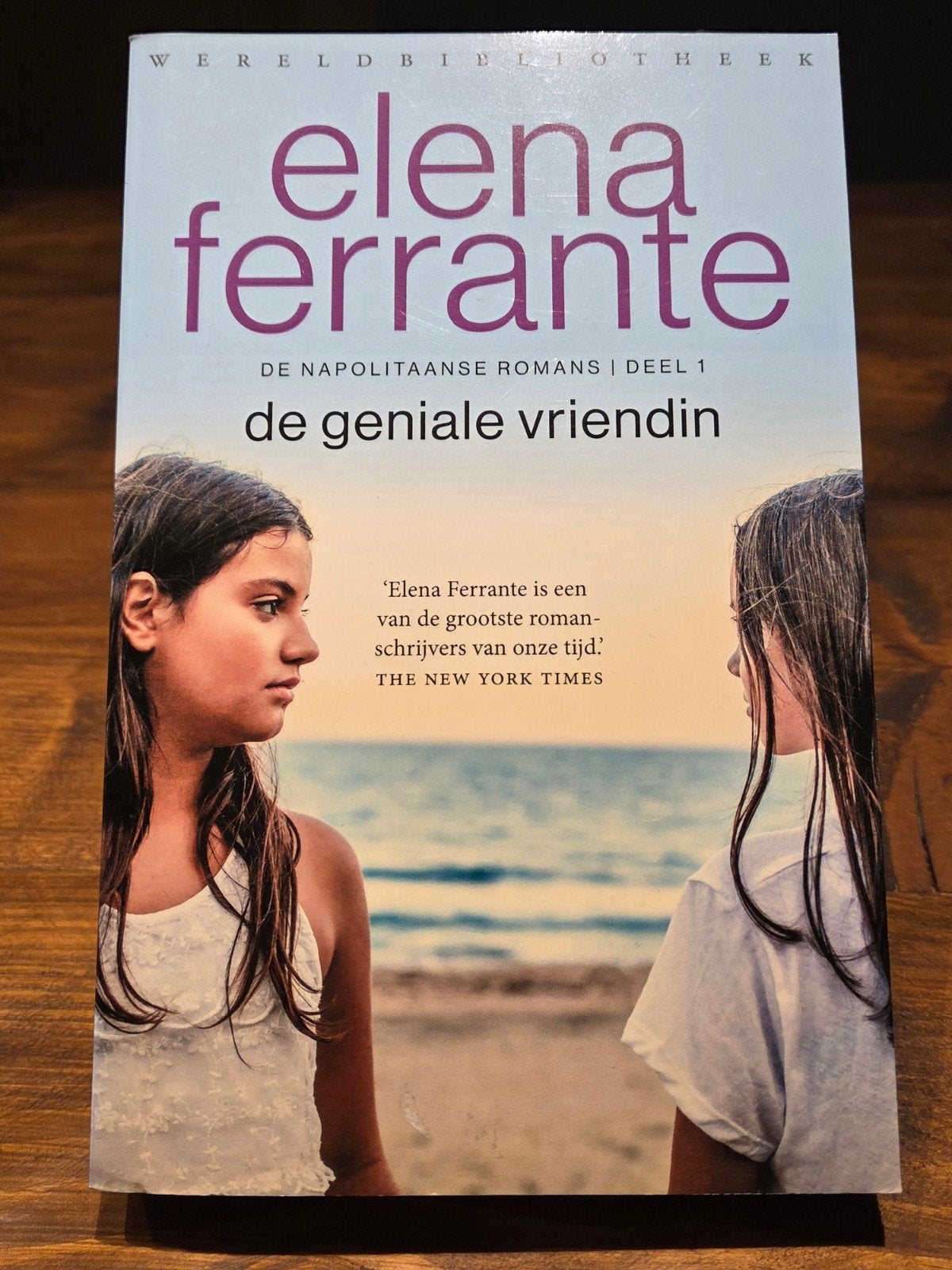 De geniale vriendin -Elena Ferrante (De Napolitaanse Romans), Boeken, Ophalen of Verzenden, Zo goed als nieuw, Elena Ferrante