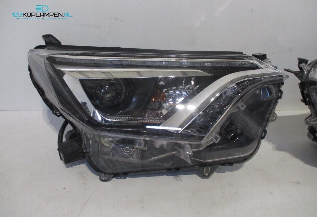 Toyota RAV4 facelift Full LED koplamp koplampen links rechts, Ophalen, Gebruikt, -, -