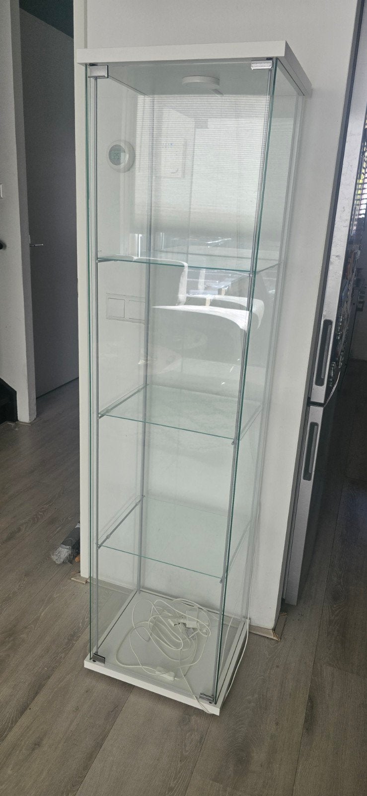 Glazen vitrinekast met verlichting, Ophalen, Met plank(en), Minder dan 50 cm, Gebruikt