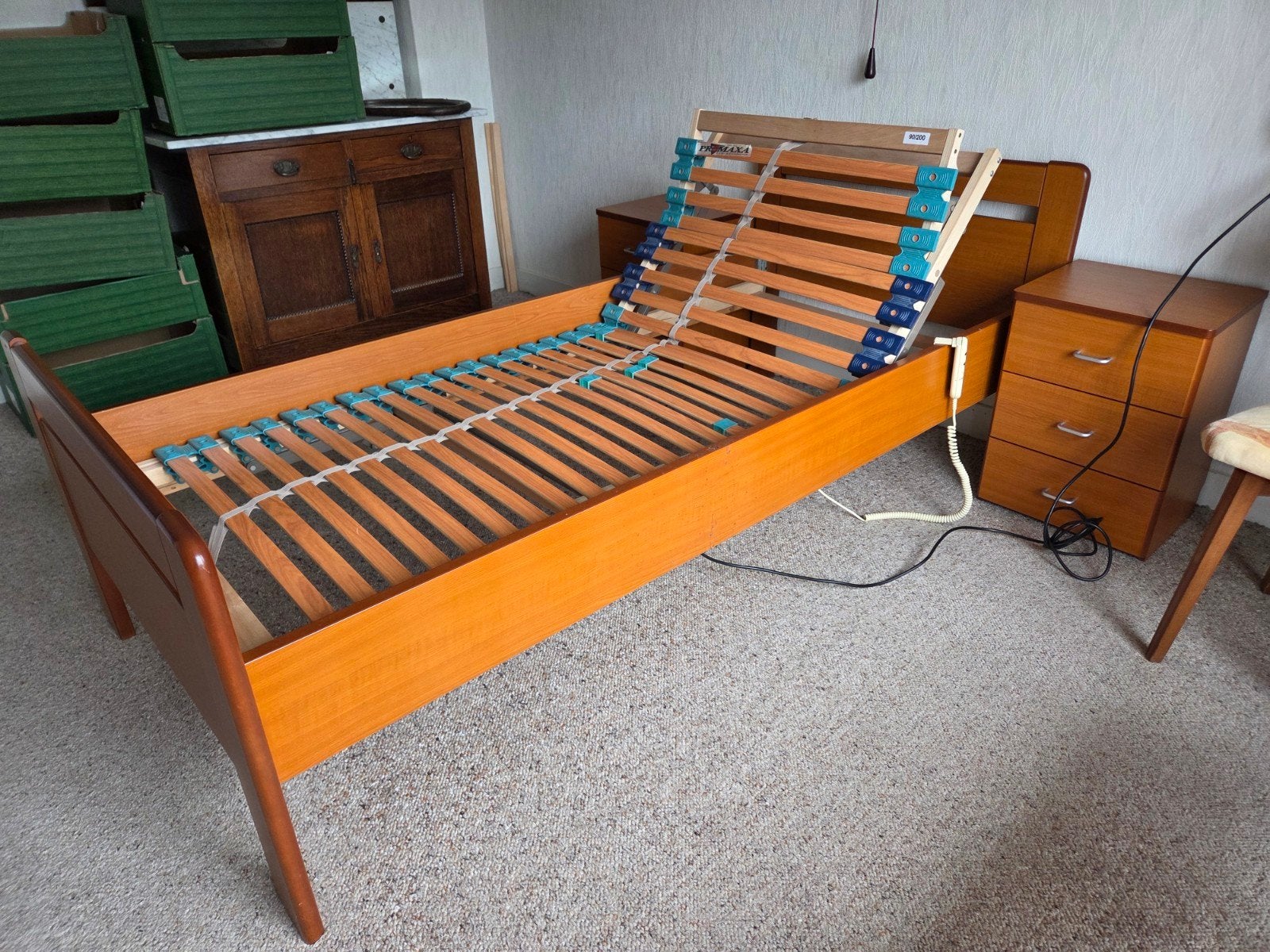 Elektrisch verstelbare bed, 1 persoonsbed met nachtkastjes, Ophalen, Gebruikt, Tweepersoons, 180 cm