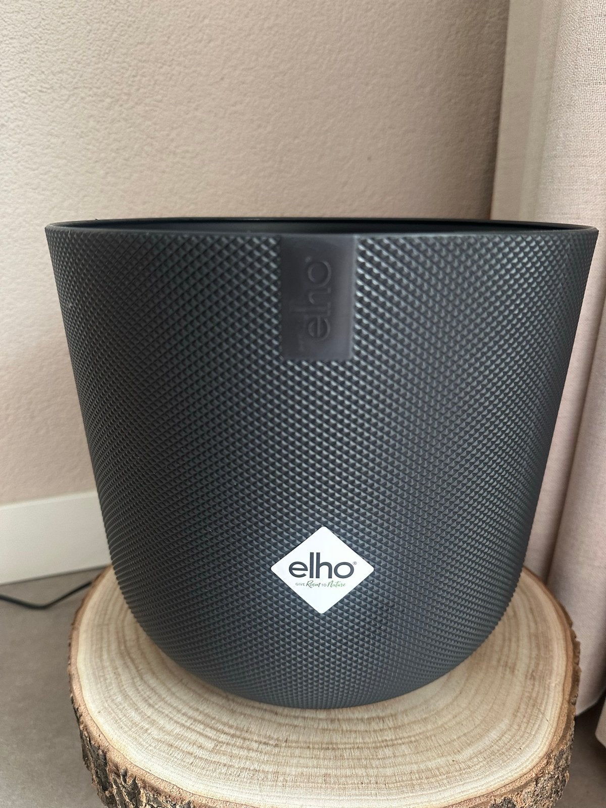 Elho Jazz Rond Bloempot Zwart - Ø 26 x H 24.2 cm, 25 tot 40 cm, Kunststof, Rond, Binnen