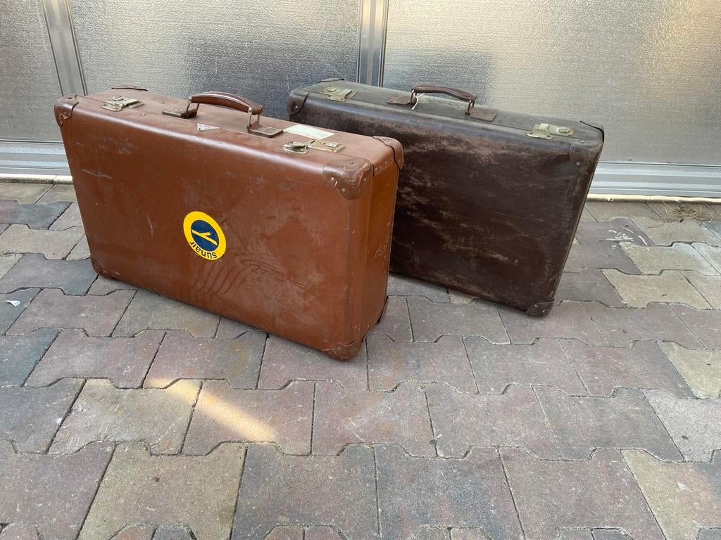 2 oude koffers, Ophalen of Verzenden