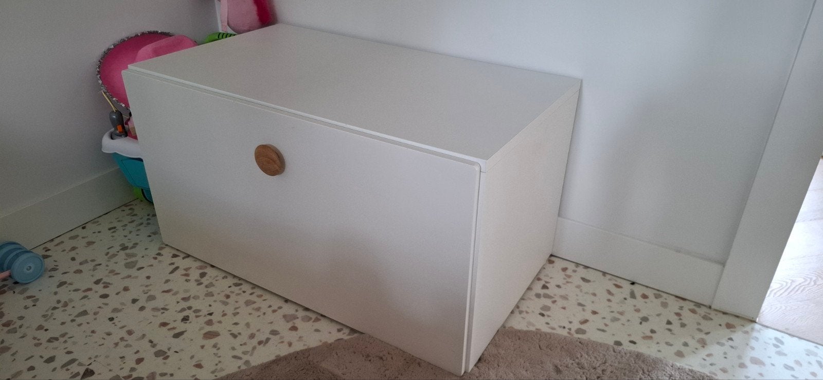 Ikea Smastad speelgoedkist met bank, wit/wit, Huis en Inrichting, Ophalen, 25 tot 50 cm, 50 tot 100 cm, Minder dan 100 cm
