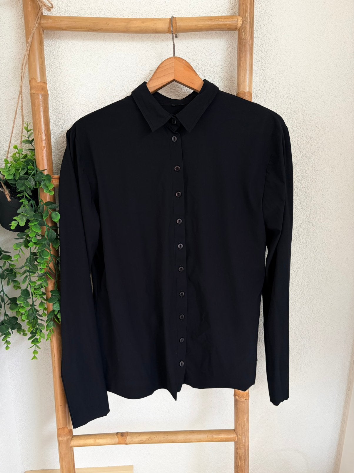 Jane Lushka zwarte travelstof blouse maat L, Ophalen of Verzenden, Zo goed als nieuw, Maat 42/44 (L), Zwart