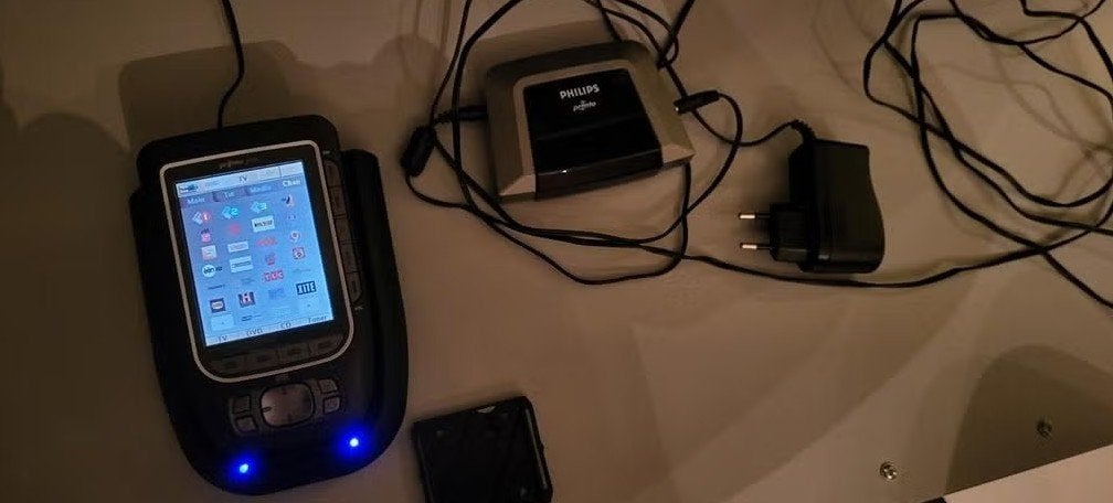 Philips Pronto SBU RU 990 + IR Extender, Ophalen of Verzenden, Zo goed als nieuw, Origineel, Dvd