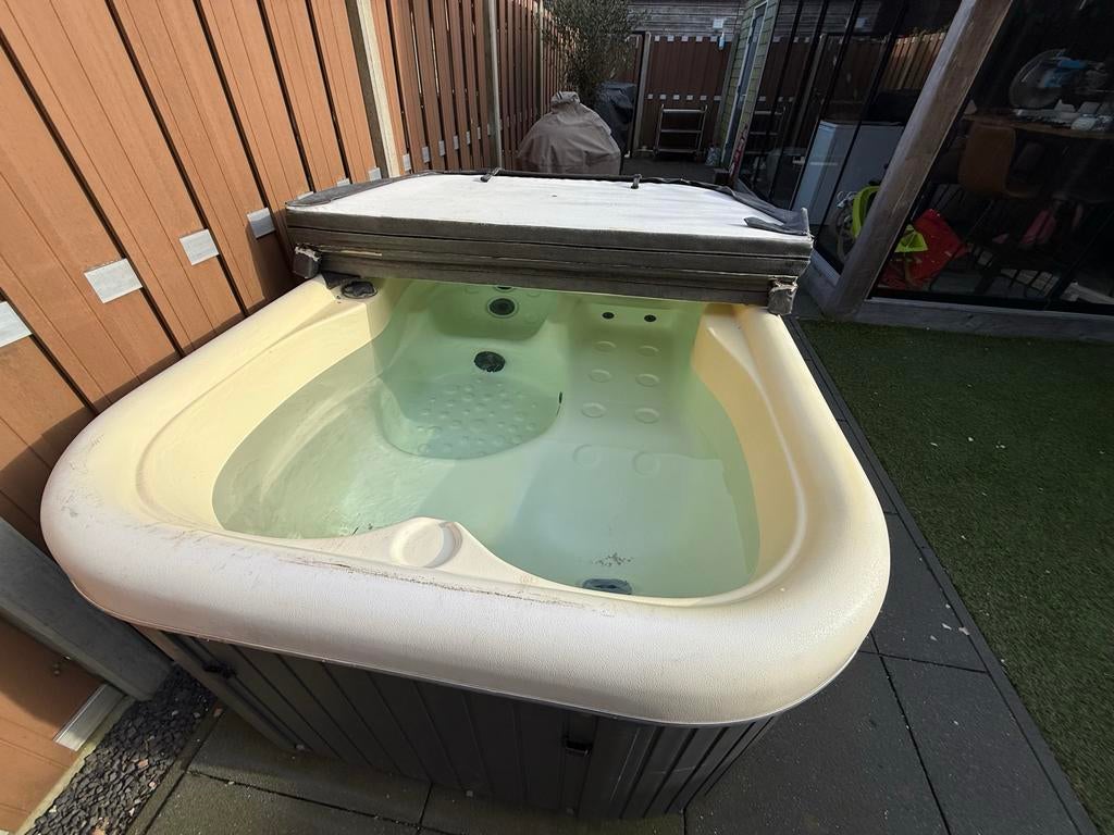 Jacuzzi 3 persoon met Balboa besturing, Ophalen, Gebruikt, Afdekzeil, Vast