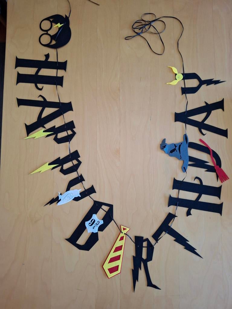 Harry Potter slinger verjaardag happy birthday versiering, Zwart, Overige stijlen, Ophalen of Verzenden, Zo goed als nieuw