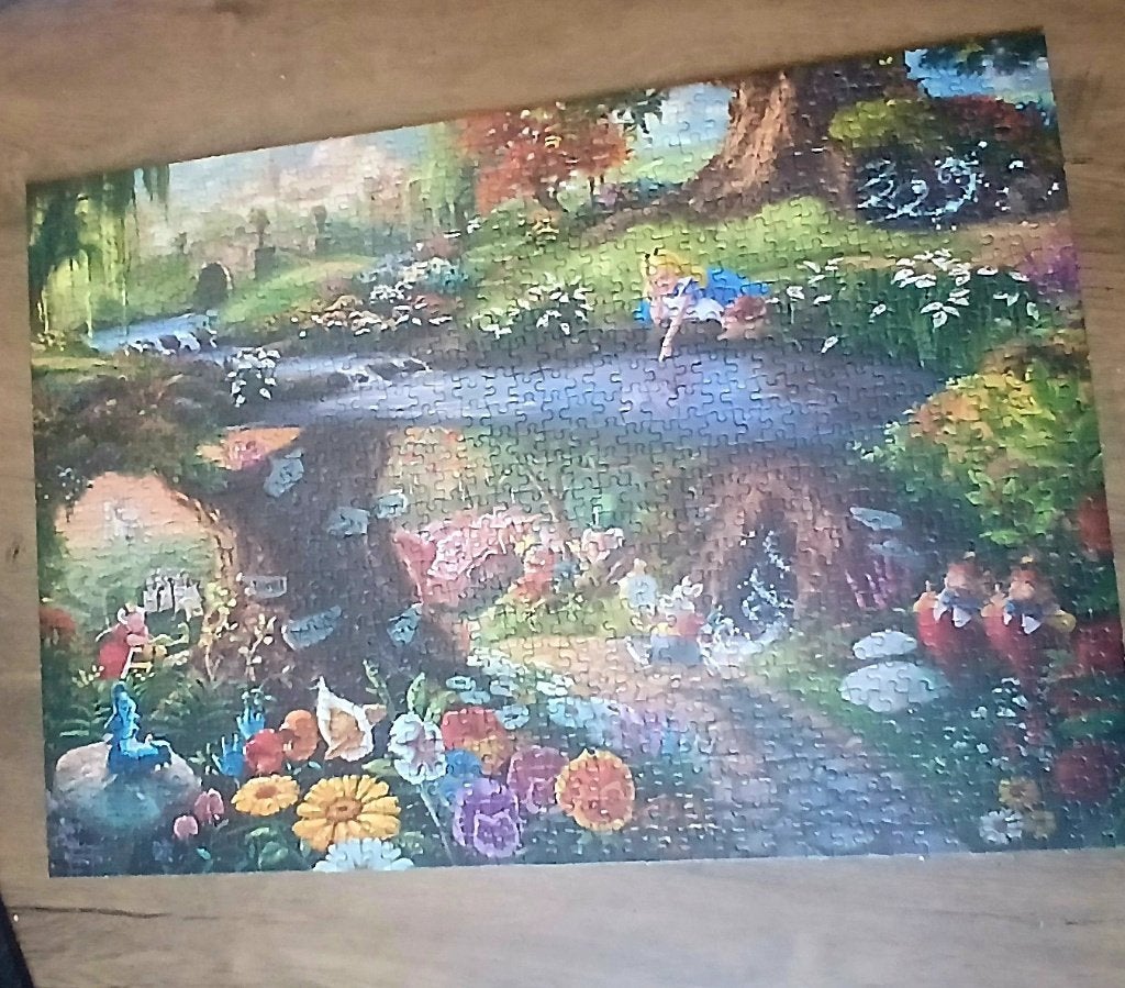 Puzzel Alice in wonderland 1000stukjes, Hobby en Vrije tijd, Denksport en Puzzels, Ophalen, 500 t/m 1500 stukjes, Gebruikt, Legpuzzel
