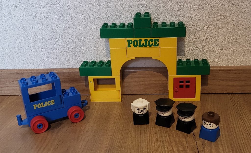 Vintage Lego Duplo politiebureau, Kinderen en Baby's, Speelgoed | Duplo en Lego, Gebruikt, Ophalen of Verzenden, Compleet, Duplo