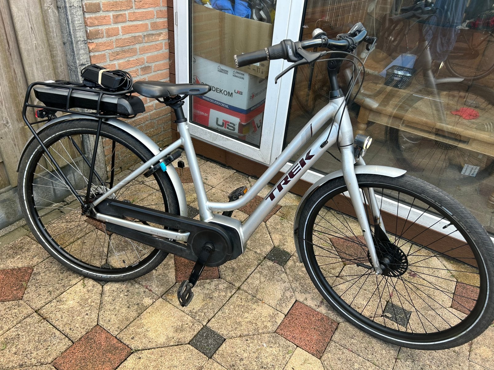 Trek elektrische fiets met bosch m motor km stand 4867, Gebruikt, 47 tot 51 cm, 30 tot 50 km per accu, Ophalen