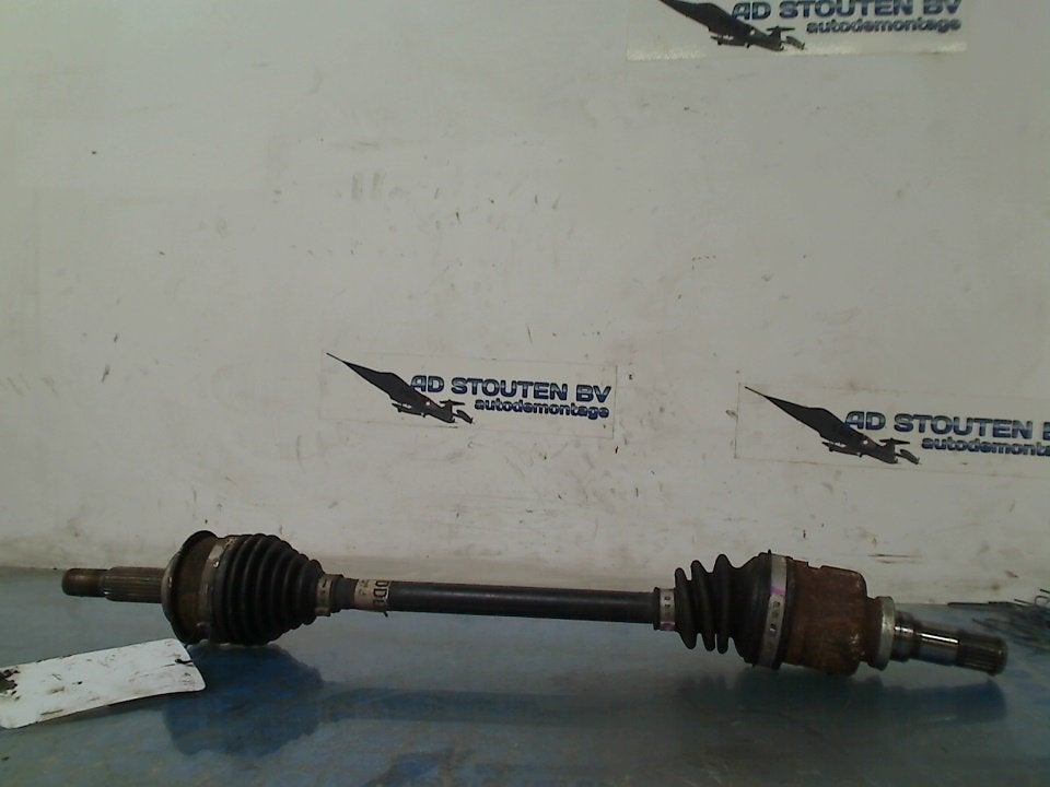 Aandrijfas Links Voor Toyota Yaris III (P13) 2012 434200D390, Gebruikt, Kundenbetreuung@toyota.de, Toyota-Allee 2, Köln 50858, , Duitsland