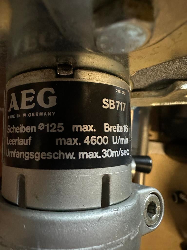 AEG SB717 Slijpbok - Vintage Werbank Slijpmachine, Ophalen of Verzenden, Zo goed als nieuw, Werkbankslijpmachine