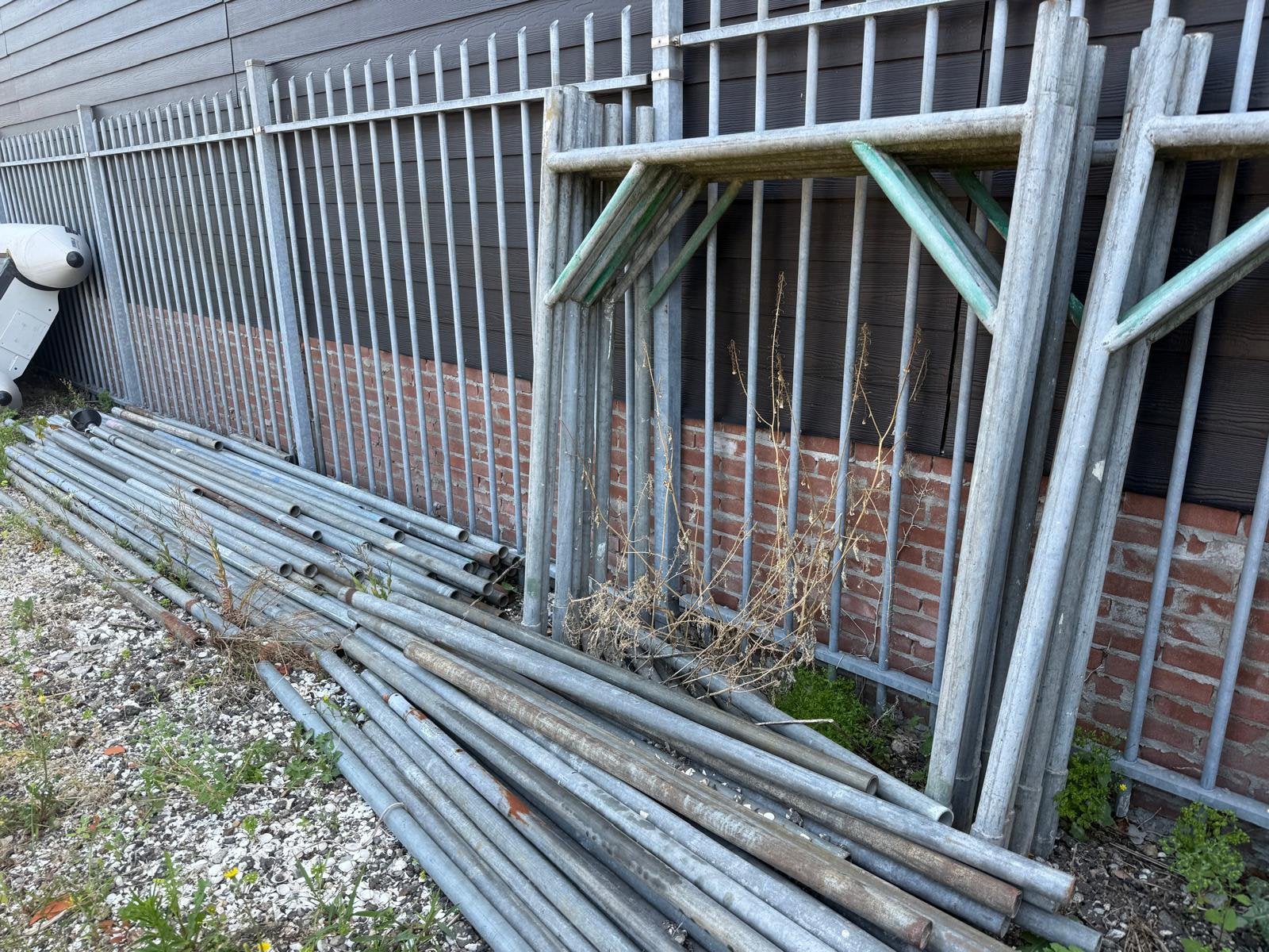 Complete bouwsteiger te koop, Ophalen, Zo goed als nieuw, Rolsteiger of Kamersteiger, 5 meter of hoger