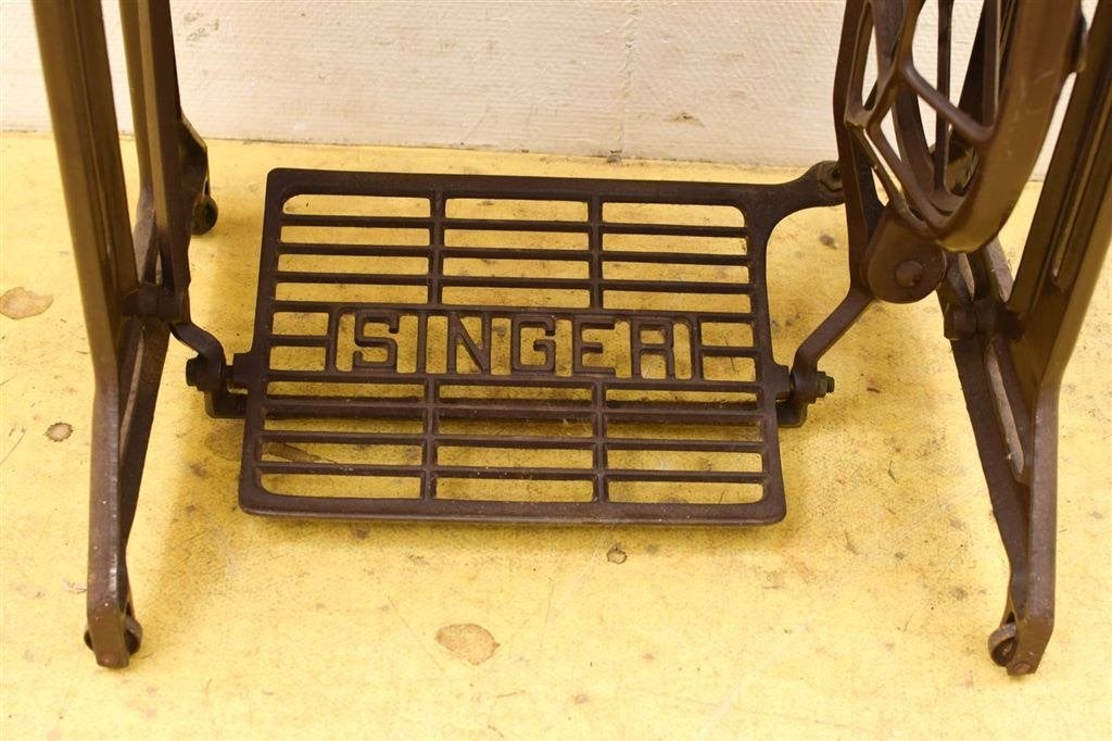 Singer Naaimachine met onderstel/tafel 45997, Ophalen of Verzenden, Gebruikt, Naaimachine, Singer