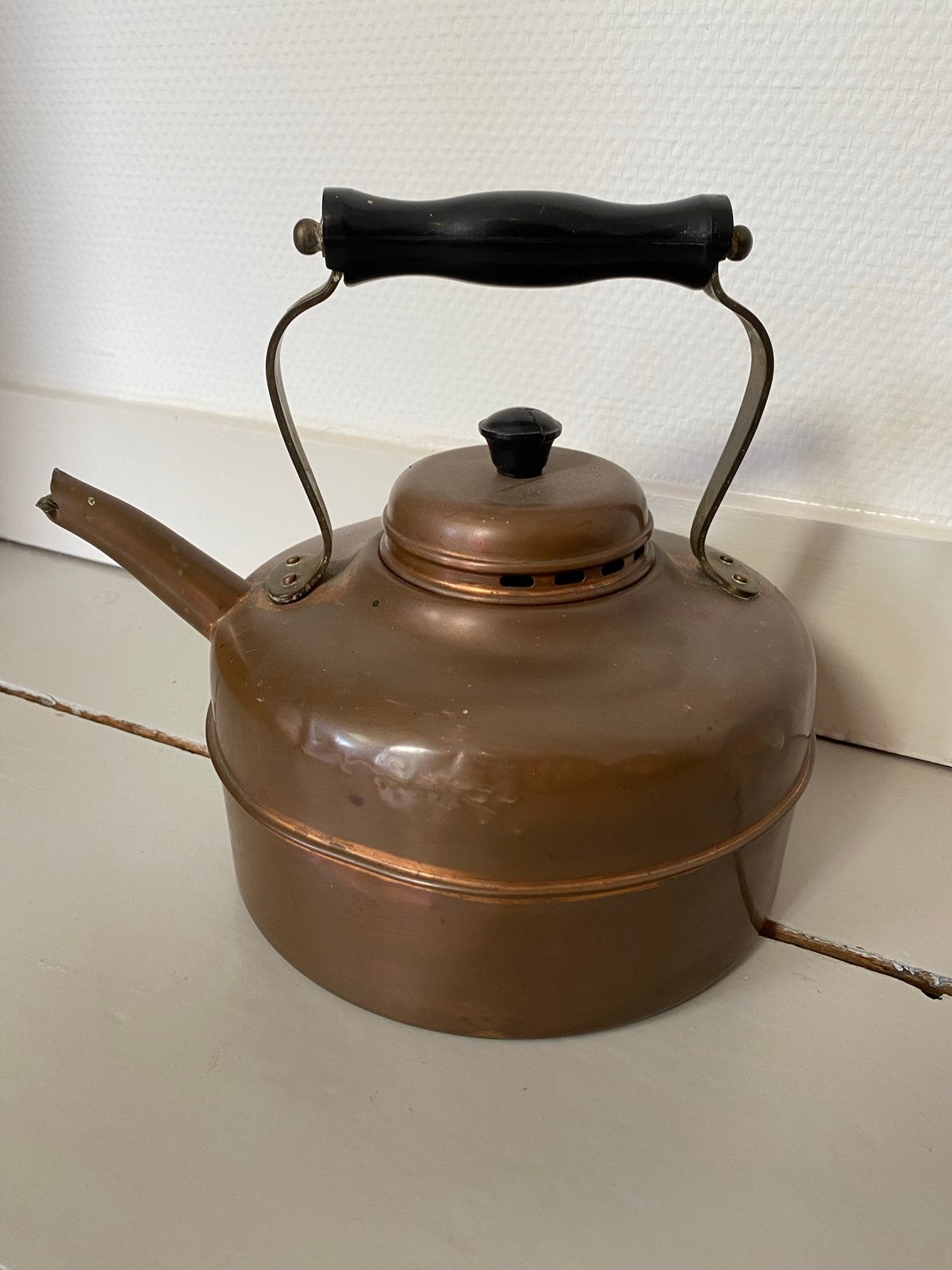 Antieke brocante rood koperen ketel met houten handvat, Ophalen of Verzenden