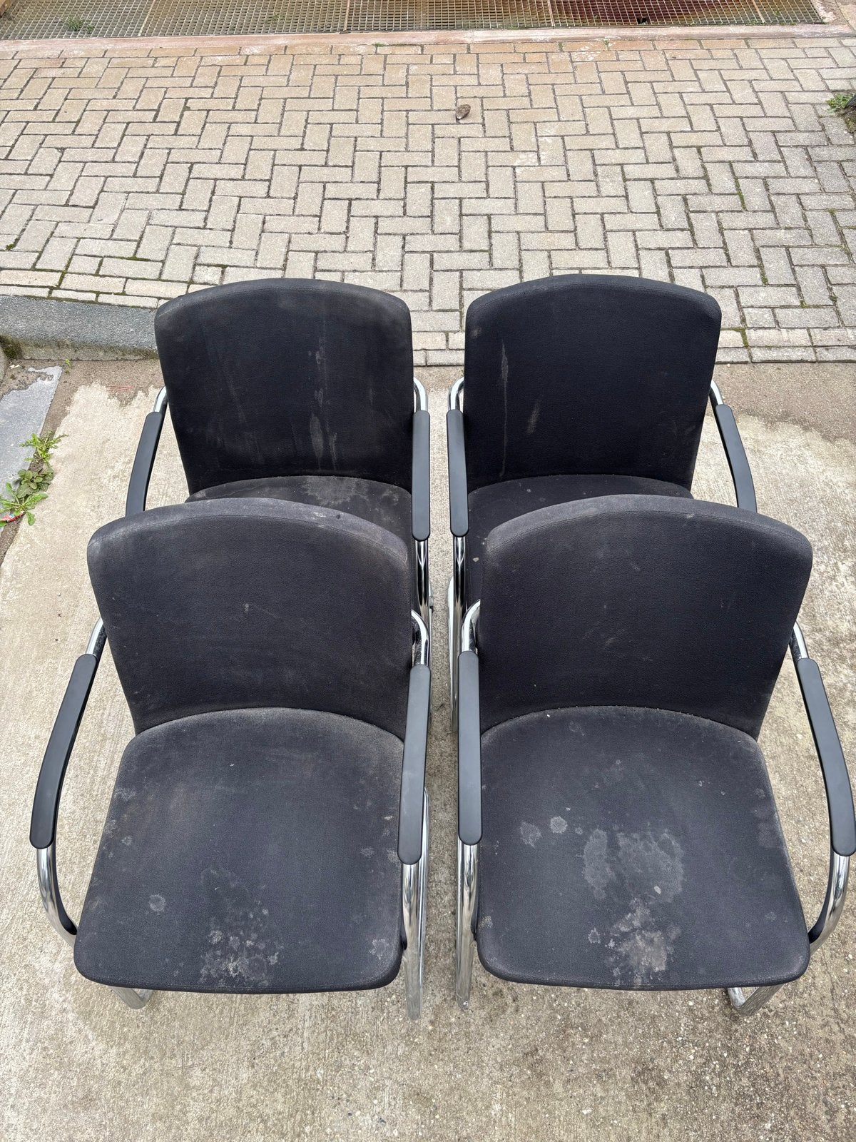 4 Stoffen stoelen met gebruikerssporen - Gratis af te halen, Huis en Inrichting, Ophalen, Gebruikt, Zwart, Vier