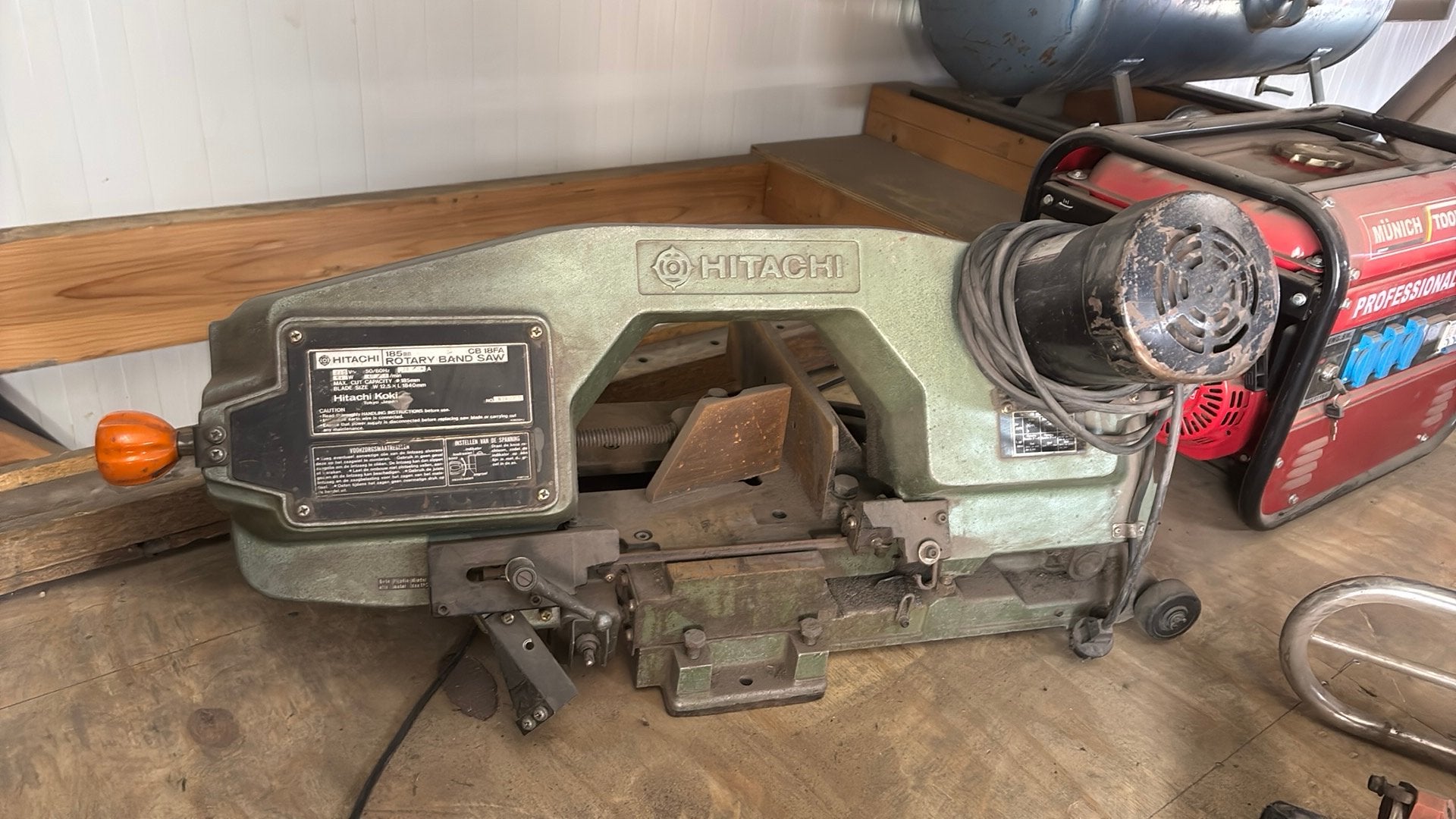 Zaagmachine, Ophalen, Gebruikt, 70 mm of meer, 600 tot 1200 watt