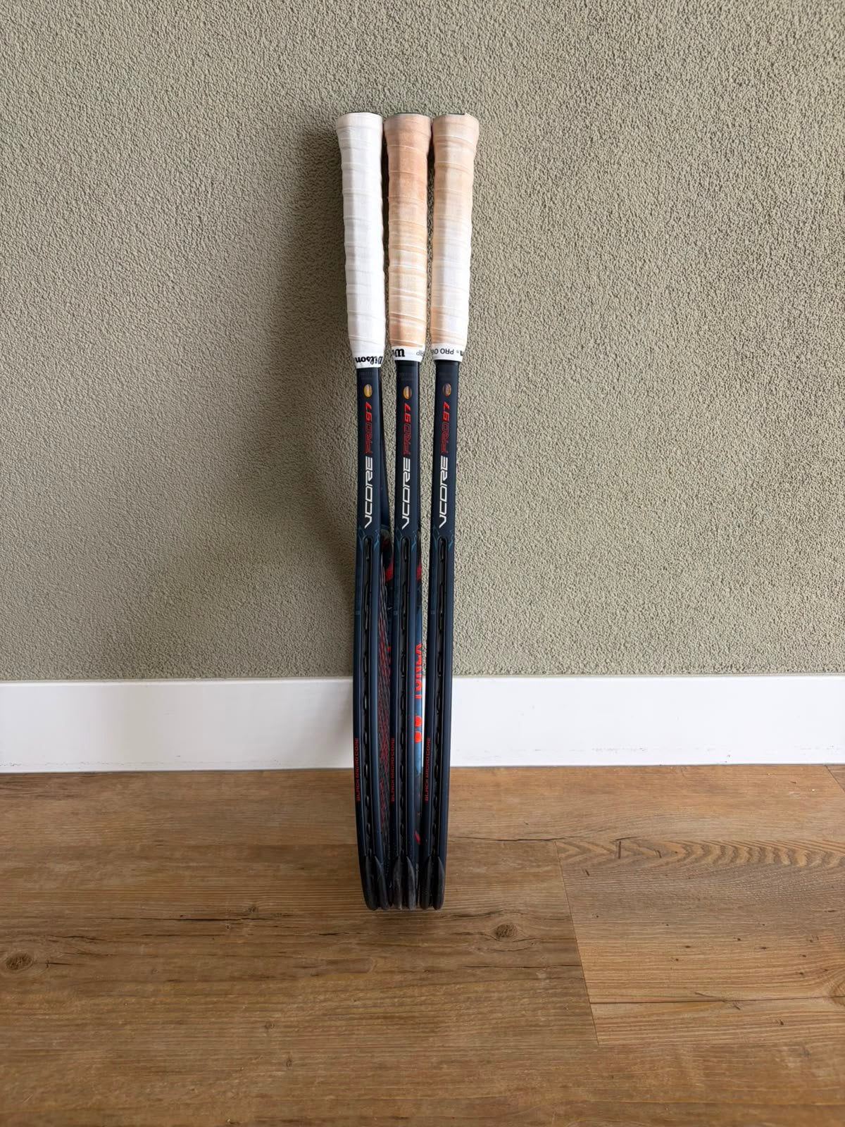 Yonex Vcore pro 97 (330) gripmaat 3, Sport en Fitness, Tennis, Overige merken, Ophalen of Verzenden, Zo goed als nieuw, Racket