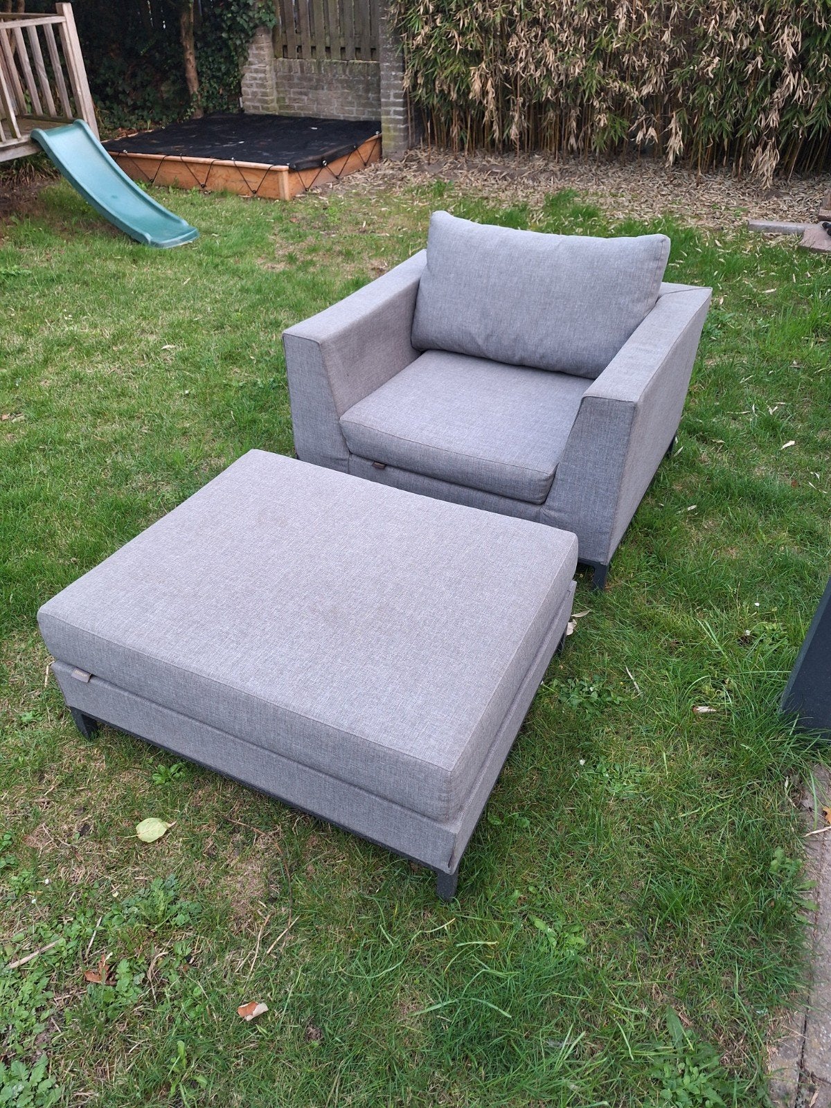 GRATIS fauteuile en hocker licht grijs, Ophalen, Gebruikt, Wicker
