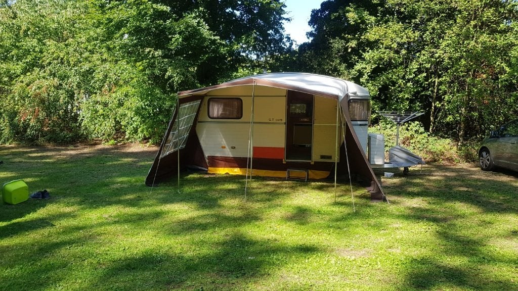 Te huur: retro caravan Constructam Coral 1 Deluxe