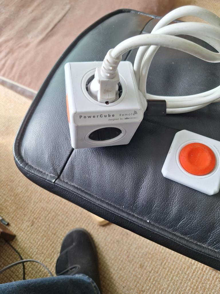 Allocacoc PowerCube Remote met afstandsbediening, Ophalen of Verzenden, Gebruikt, Stopcontact