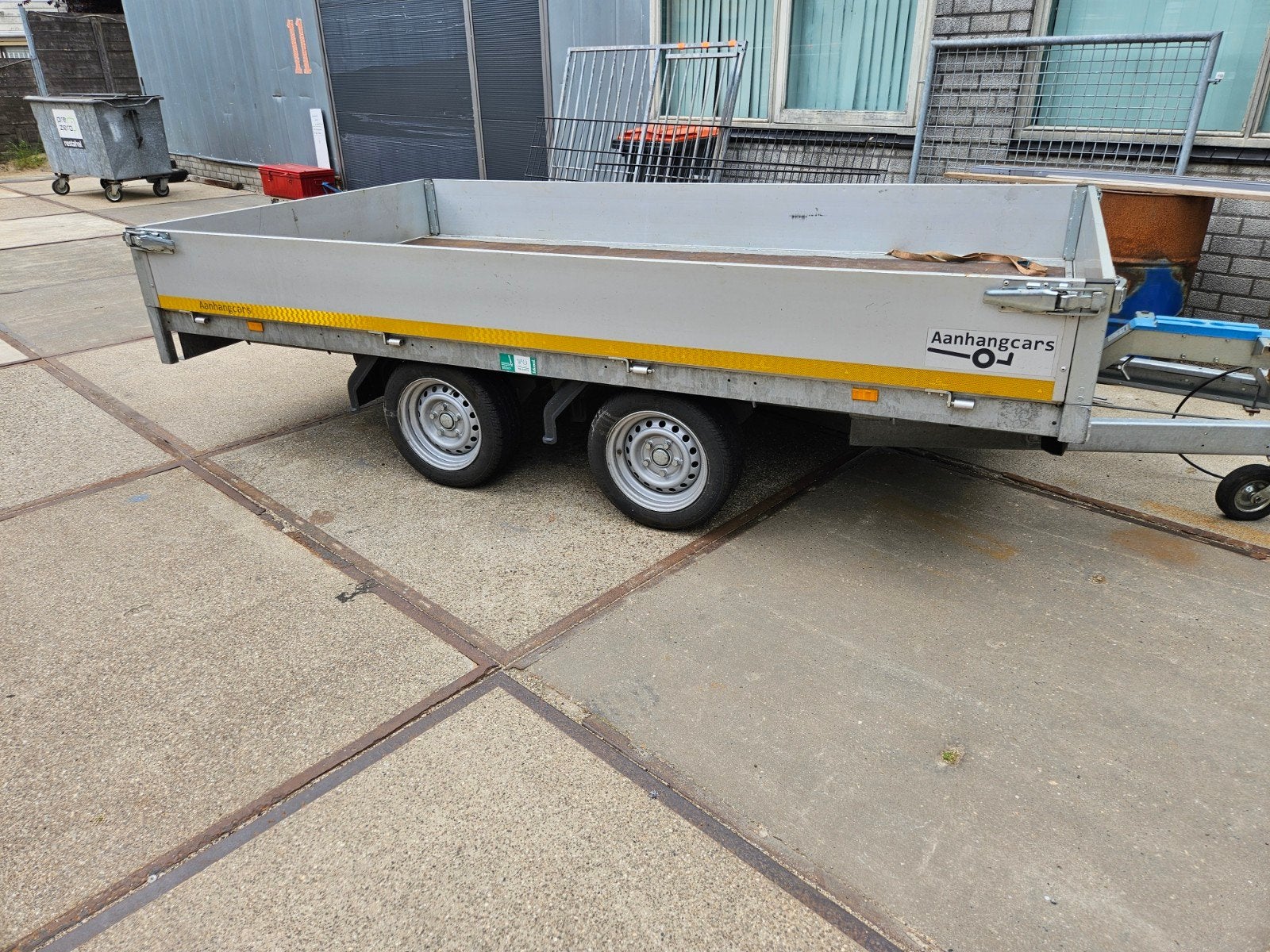 Eduard plateauwagen 2000 kg - Dubbelasser, Ophalen, Gebruikt