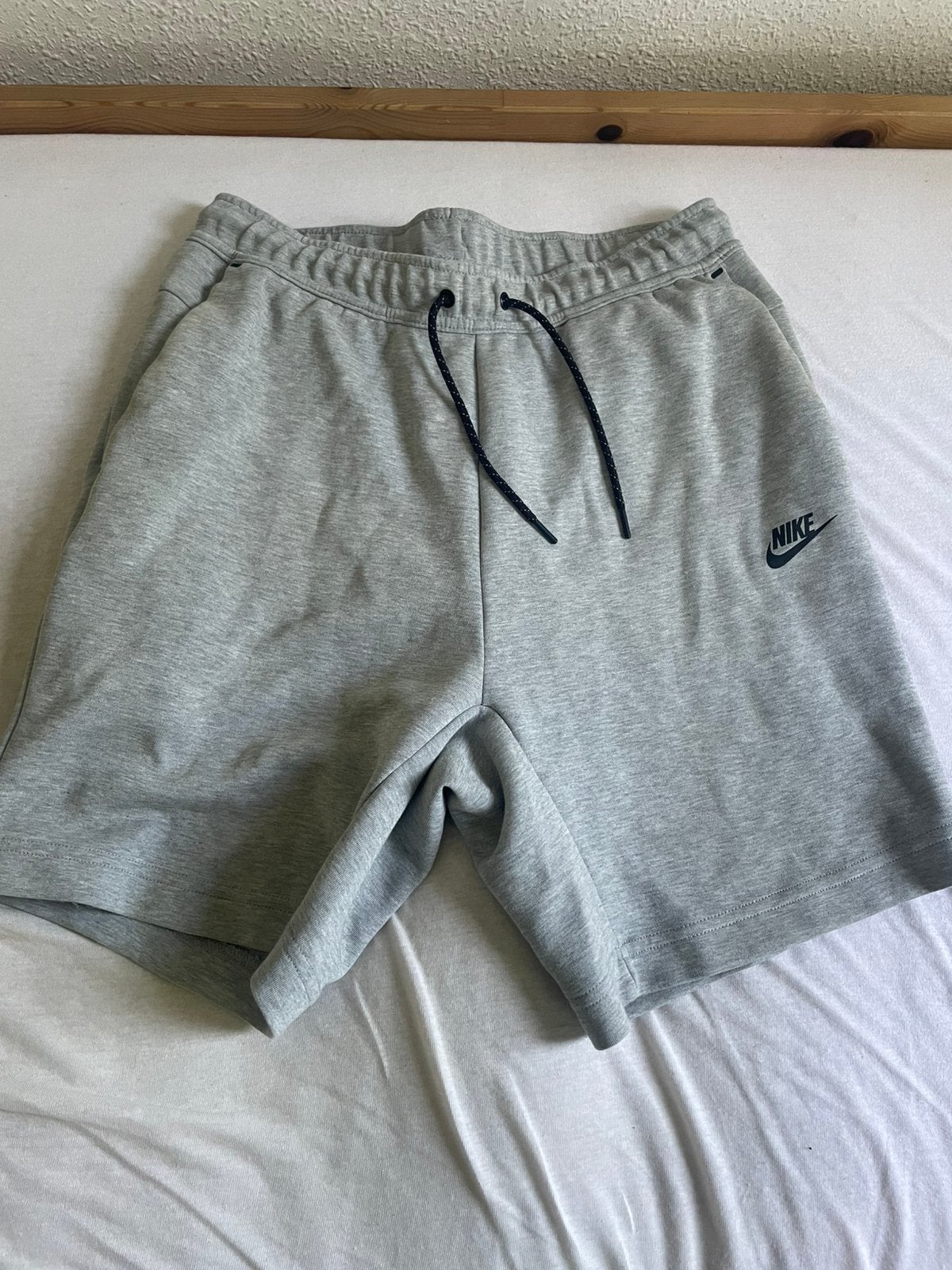 Nike Tech Fleece Short maat M, Verzenden, Zo goed als nieuw, Grijs