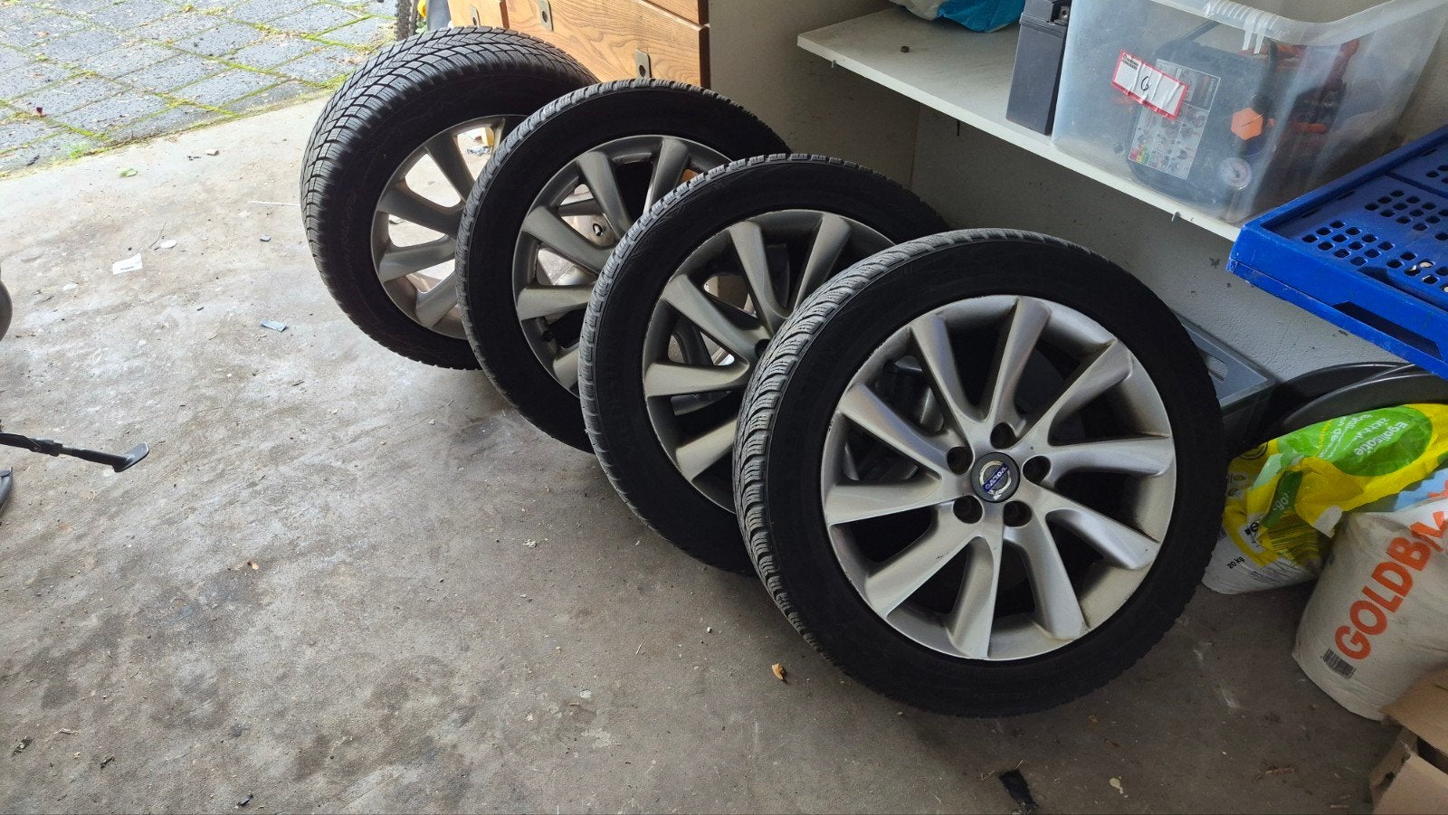volvo V60 winterbanden op originele velgen  215/50 R17, Auto-onderdelen, Ophalen, Banden en Velgen, 17 inch, All Season