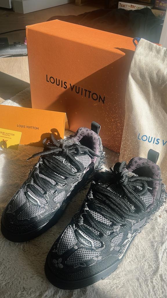 lv skates swarovski black maat 42, Ophalen of Verzenden, Zo goed als nieuw, Zwart
