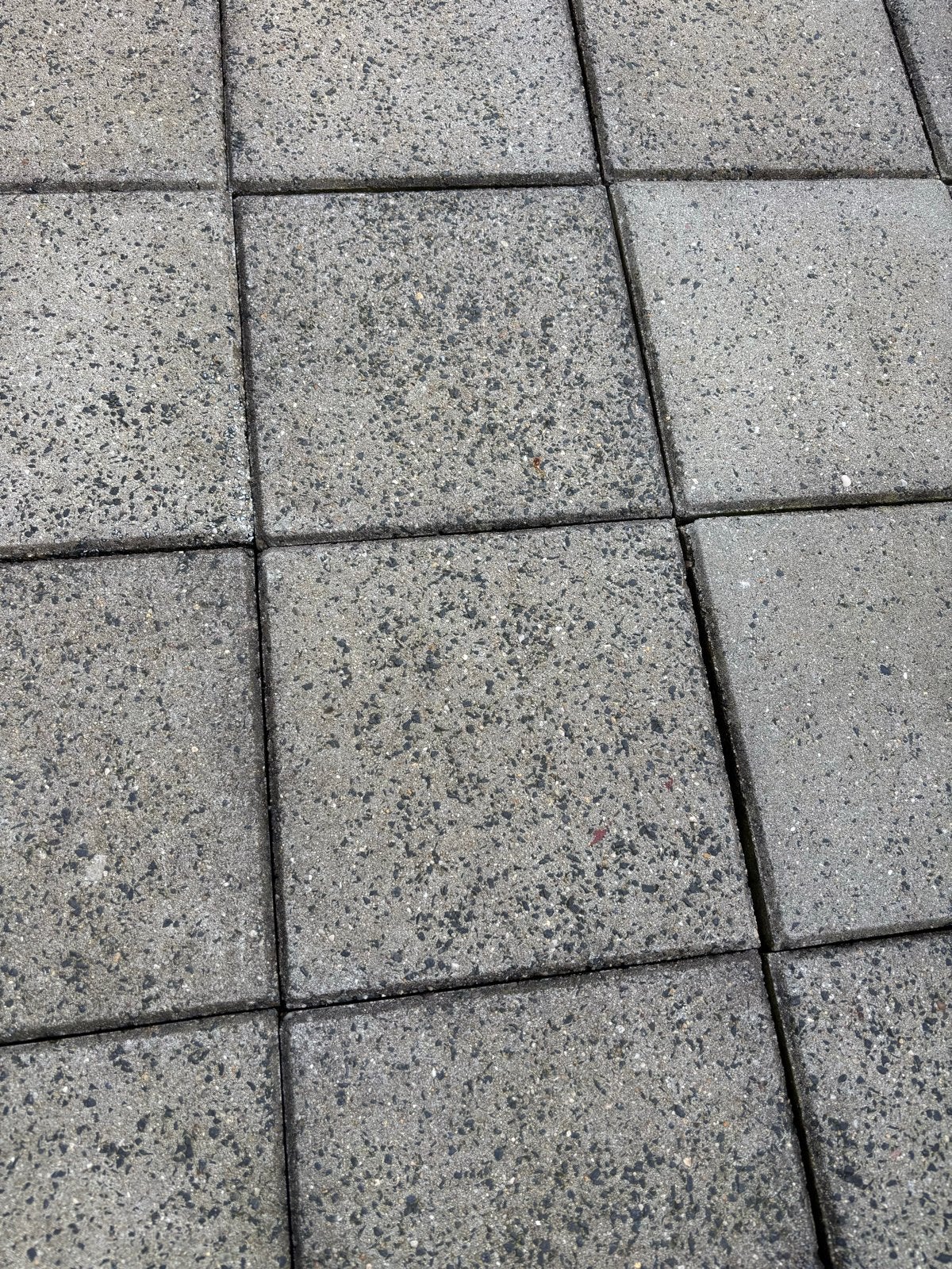 Gratis stoeptegels 30x30x4,5 cm - circa 300 stuks, Ophalen, Gebruikt, 10 m² of meer, Beton
