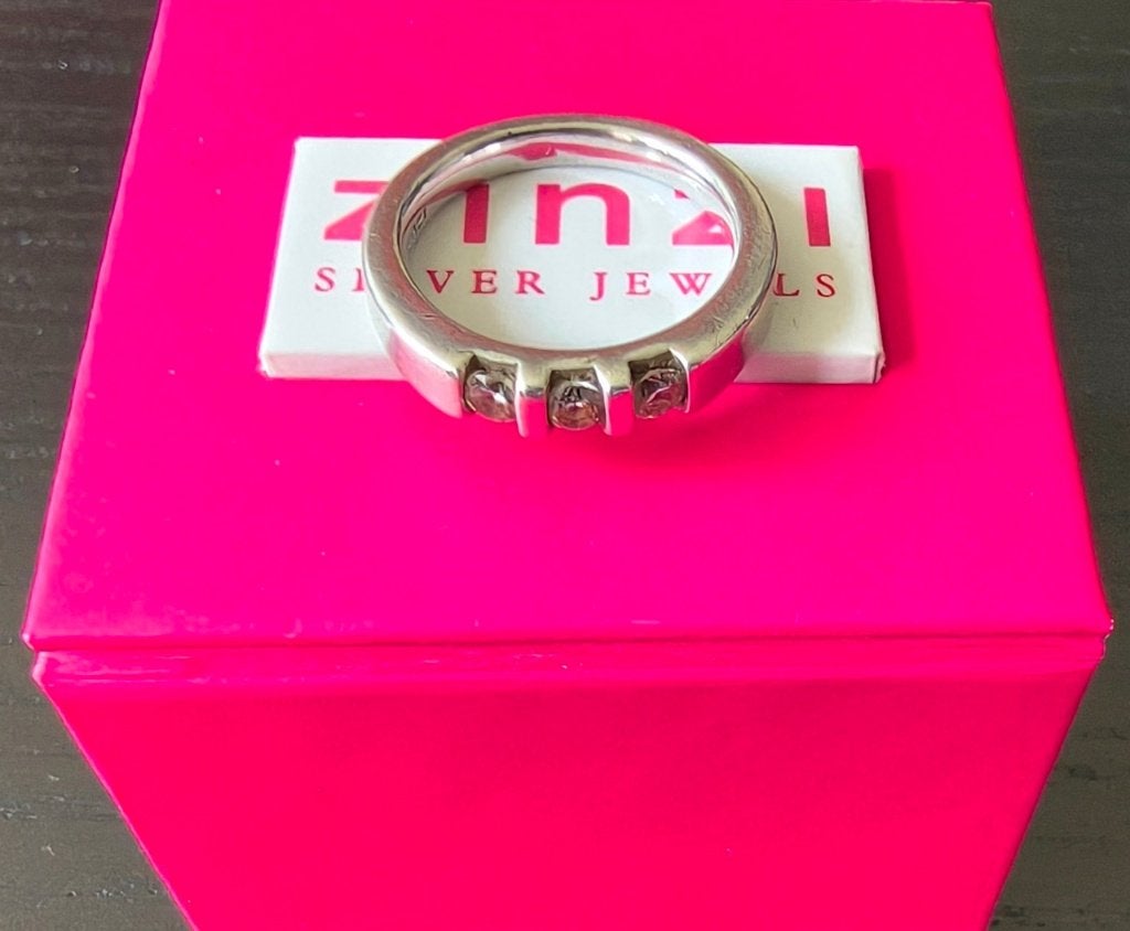 Zinzi zilveren ring met 3 zirkonia steentjes, maat 16,5, Ophalen of Verzenden, Dame, Zilver, Zilver