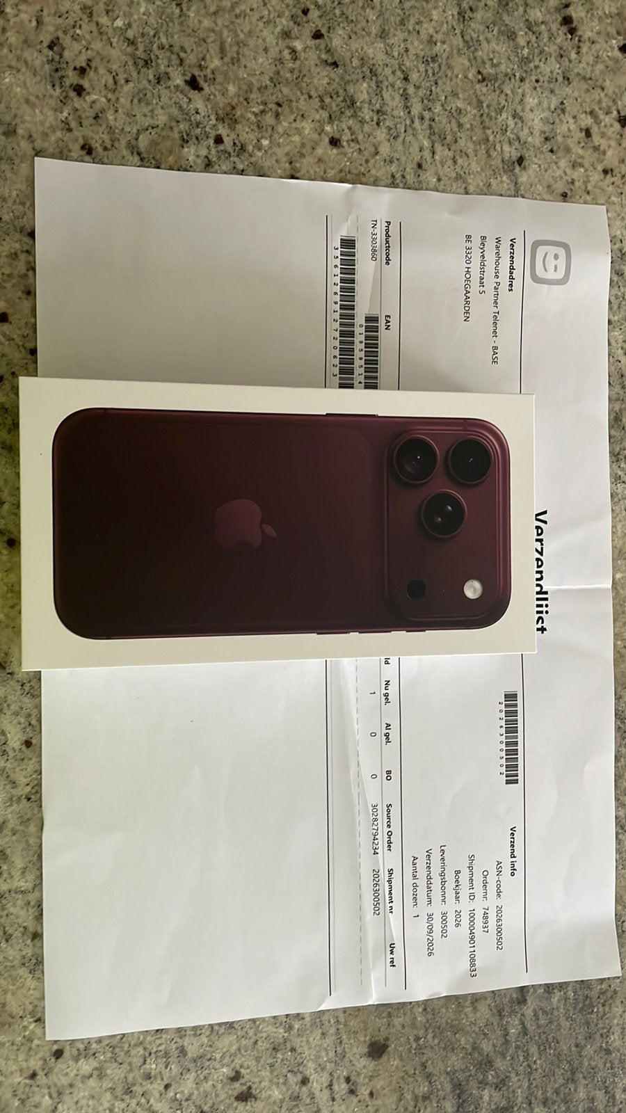 Iphone 18 pro burgundy nieuw + factuur