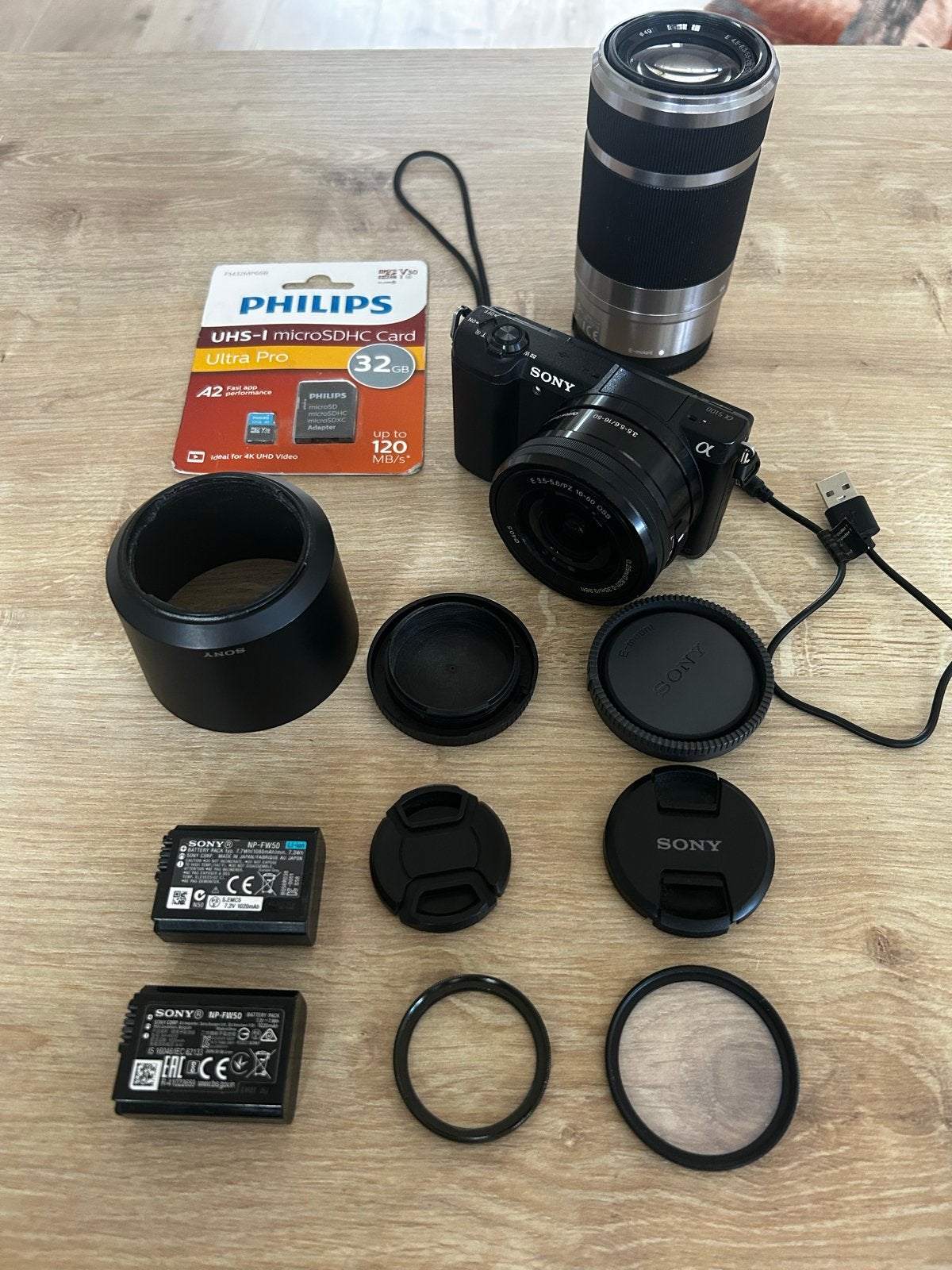 Sony Alpha A5100 systeemcamera met 2 lenzen en accessoires, Audio, Tv en Foto, Beeldstabilisatie, Ophalen of Verzenden, Zo goed als nieuw
