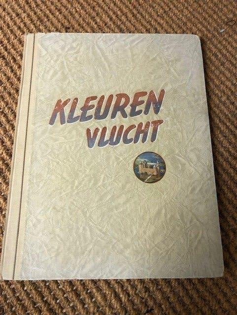 Kleurenvlucht boek vliegtuigen , opvolger De Wereld van B, Verzamelen, Luchtvaart en Vliegtuigspotten, Ophalen of Verzenden, Zo goed als nieuw