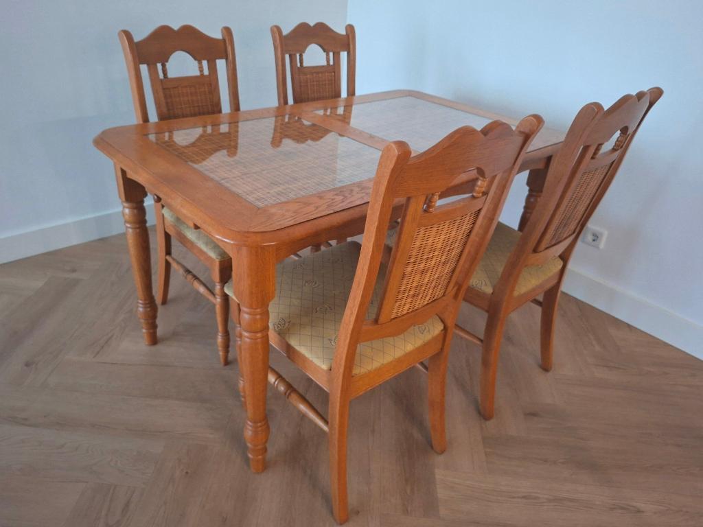 Eethoek (tafel + 4 stoelen)  Koopje!, Antiek en Kunst, Ophalen