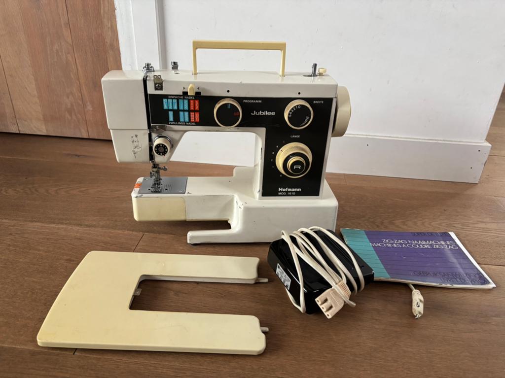 Hoffman naaimachine en houten vintage naaimeubel/kist, Ophalen of Verzenden, Gebruikt, Naaimachine