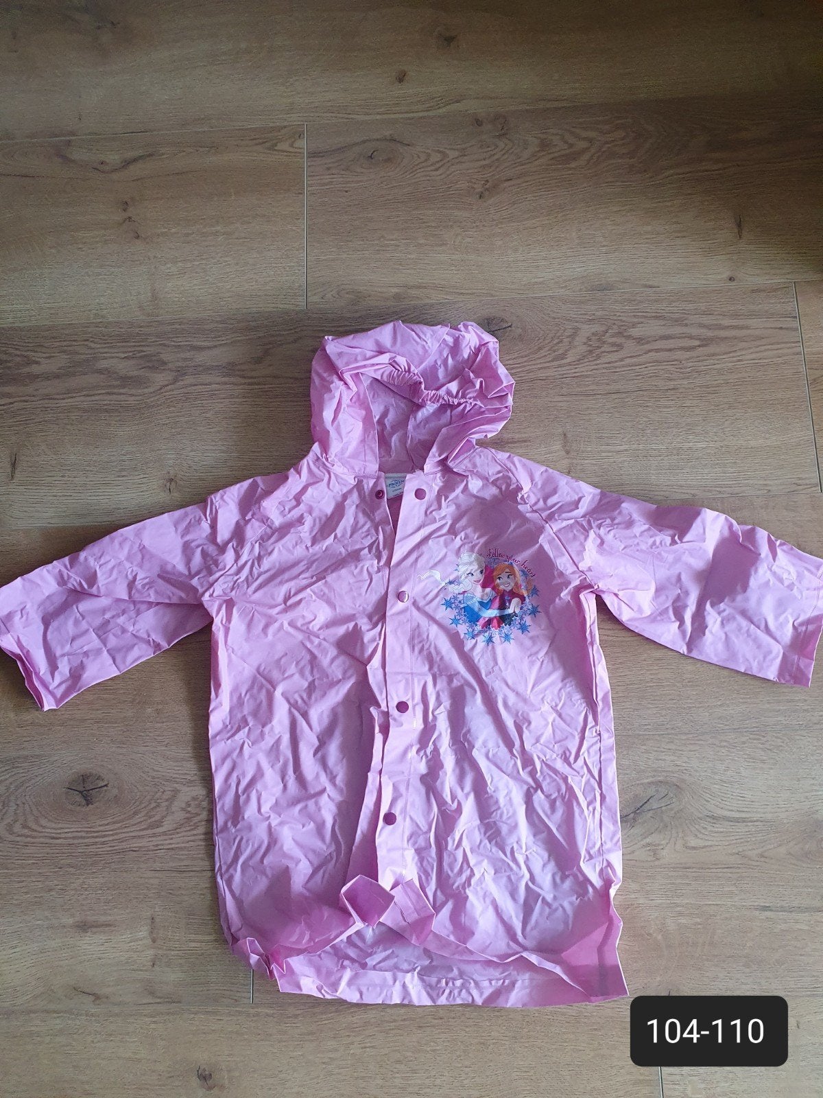Zo goed als nieuwe lange regenjas maat 104-110, Kinderen en Baby's, Kinderkleding | Maat 104, Ophalen of Verzenden, Zo goed als nieuw