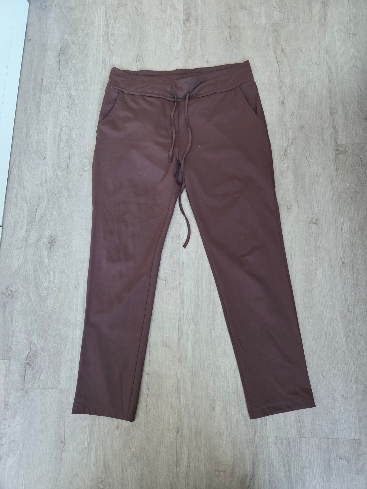 Prachtige bruine broek travelstof . Nieuw! 48/50, Bruin, Nieuw, Ophalen of Verzenden, Broek of Spijkerbroek
