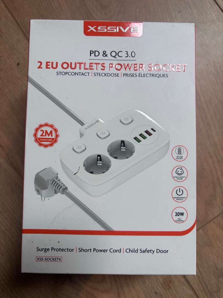 XSSIVE PD & QC 3.0 Power Socket met 2 EU Outlets, Ophalen of Verzenden, Zo goed als nieuw