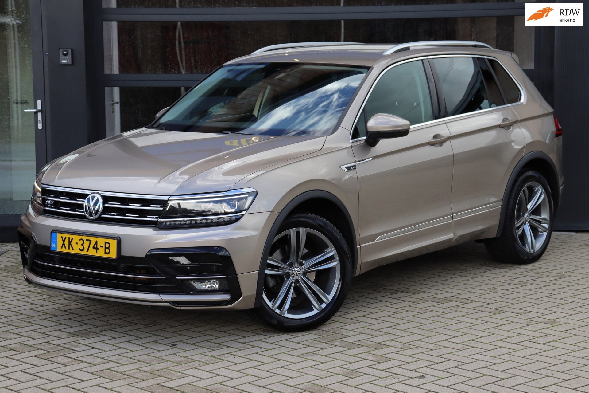 Volkswagen Tiguan 1.4 TSI ACT Highline Business R | Dealer O, Auto's, Dealer onderhouden, Euro 6, 4 cilinders, 150 pk